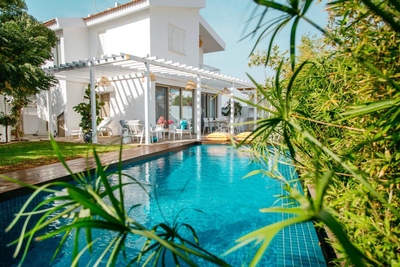 Island Home Seaside Villa Paralimni Exterior photo